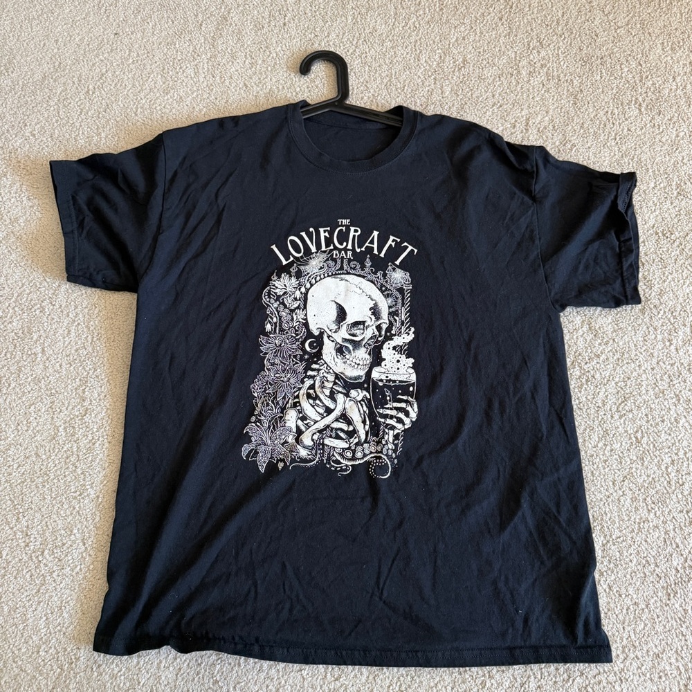 H.P. Lovecraft Bar Black Graphic T-Shirt Size XL